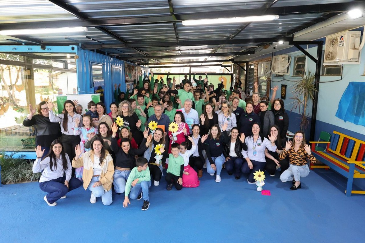 Inaugurada área coberta na Escola Municipal Benvenuta Sebben Fontana