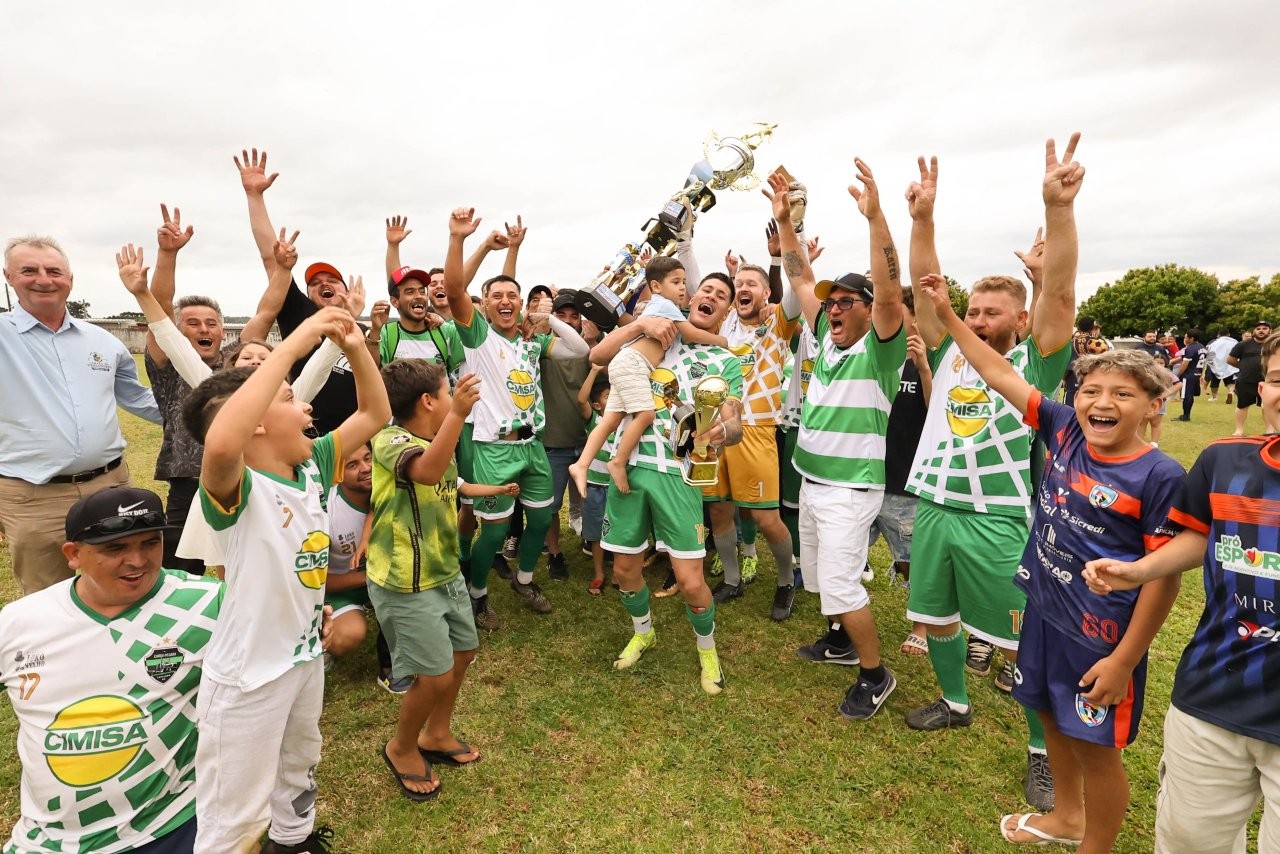 Carga Pesada vence o 29º Campeonato Municipal de Futebol de Campo