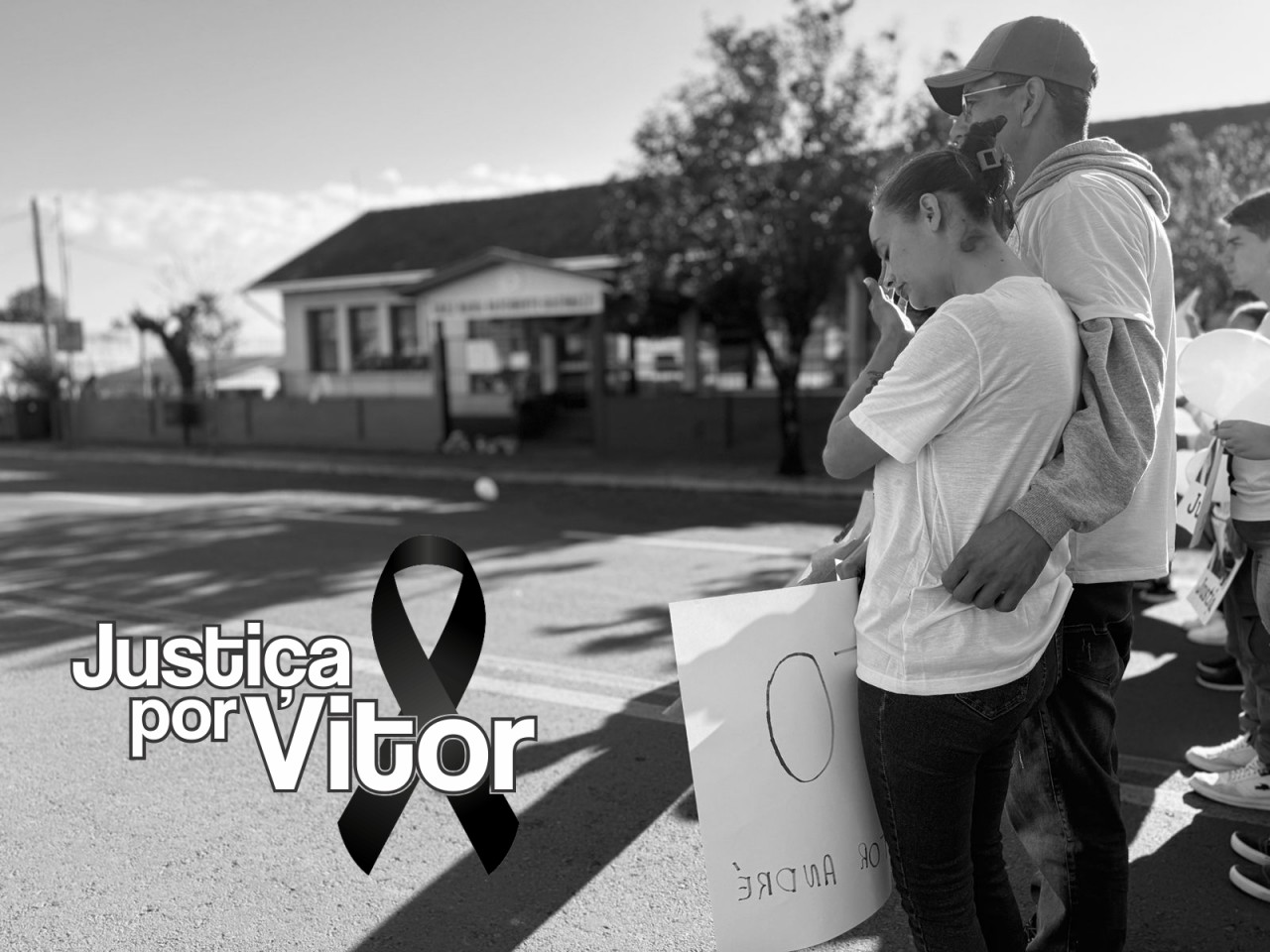 “Justiça por Vitor”: Familiares e pais de alunos vão às ruas após ataque em escola de Estação