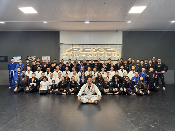 Alunos de Tapejara participam de intercâmbio de Jiu-jitsu em Erechim