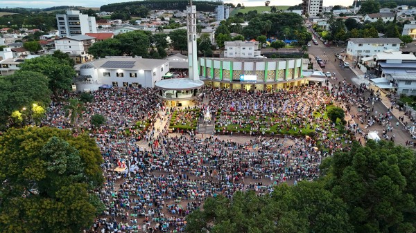 Assinado documento que autoriza construção da cobertura da Praça Central de Ibiaçá